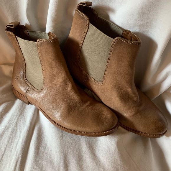 Frye 'Anna' genuine leather Chelsea style ankle boot - Picture 6 of 10